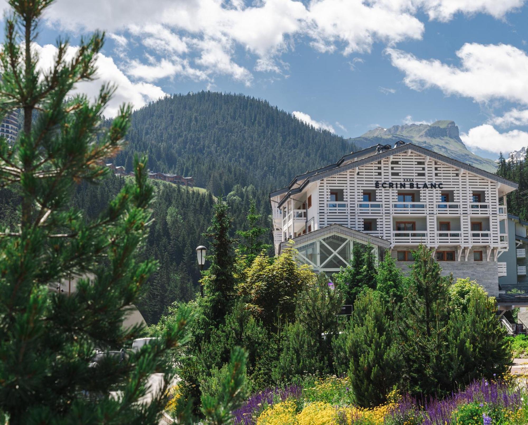 Ecrin Blanc Resort Courchevel - Aquapark Экстерьер фото